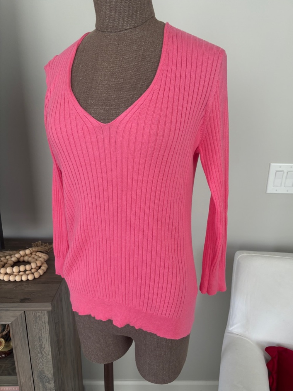 J. McLaughlin Ribbed V-Neck Sweater in Hot Pink Medium